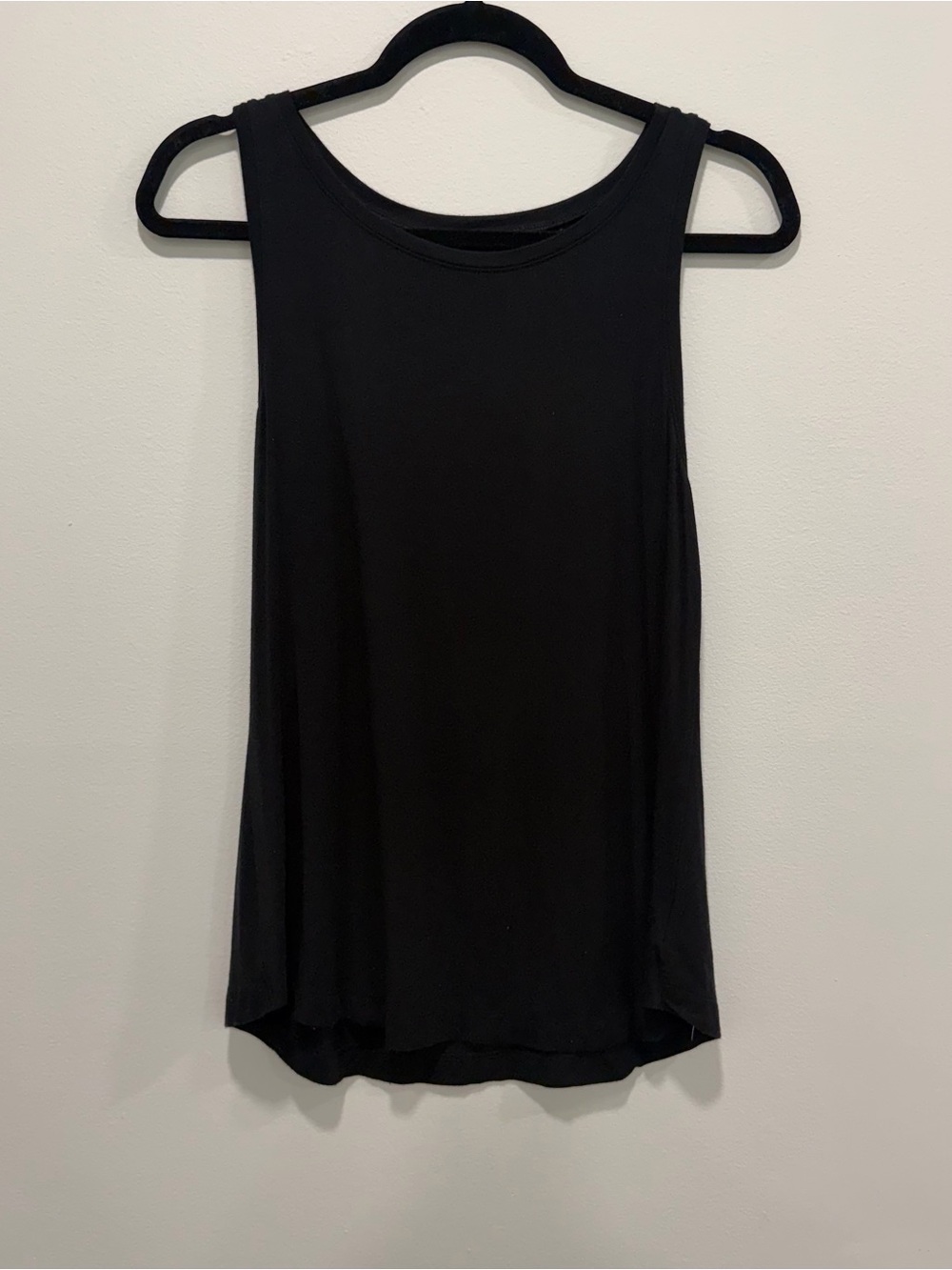 AEO Soft & Sexy Black Tank Top Sleeveless Flowy Women’s